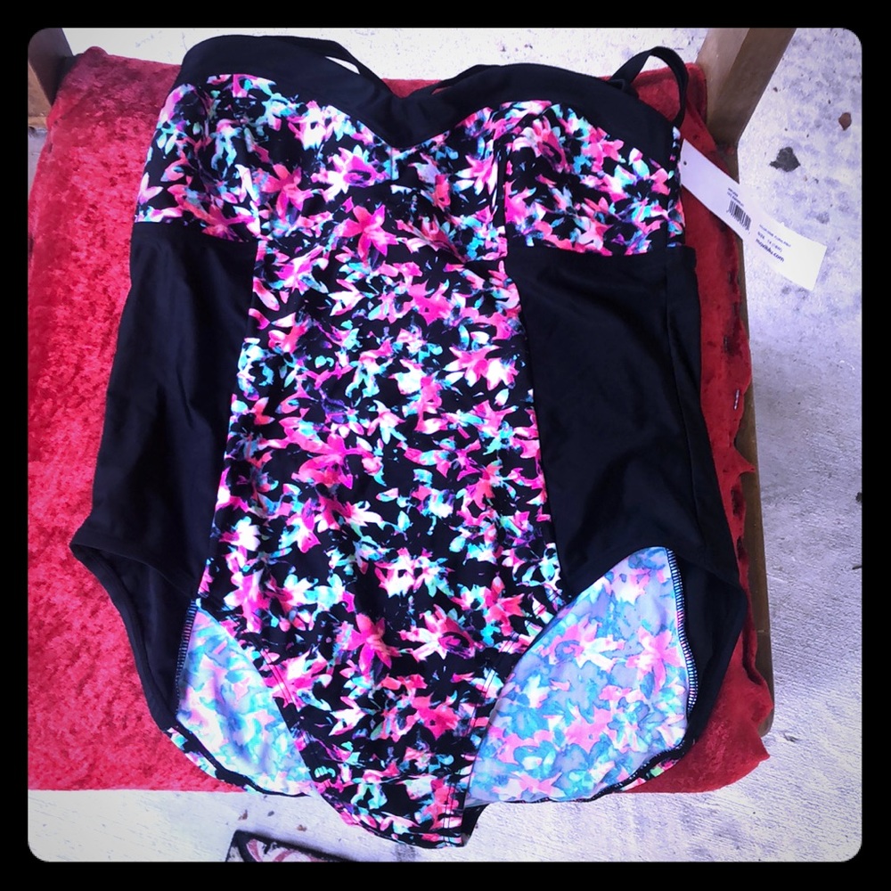 NWT floral swimsuit